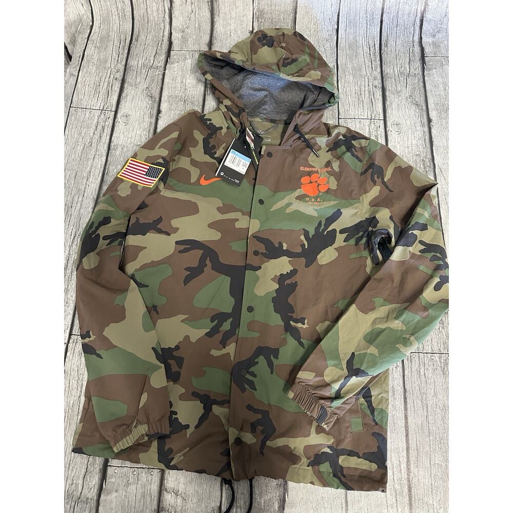 NWT Men’s Nike Clemson Tigers Military Appreciation Camo Jacket Medium Lightweig